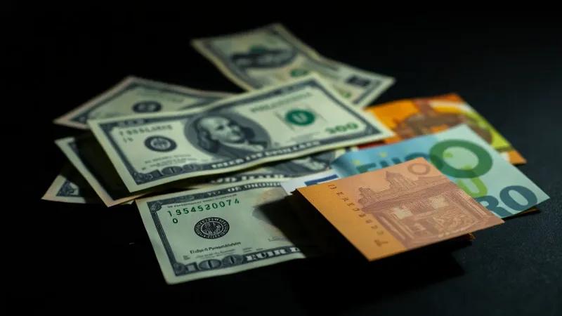 Le dollar recule sur la semaine après les chiffres de l'emploi US